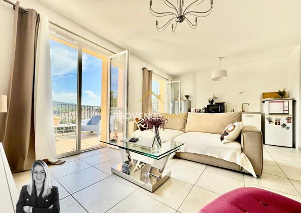 Eyguières (13430) Sublime appartement lumineux avec terrasse et box, en CENTRE VILLE