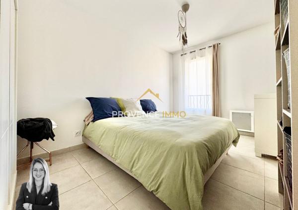 Eyguières (13430) Sublime appartement lumineux avec terrasse et box, en CENTRE VILLE