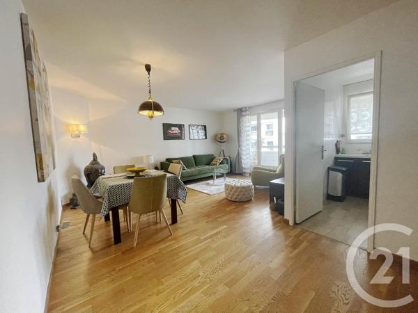 Appartement F4 à vendre  4 pièces - 90,27 m2 COURBEVOIE - 92