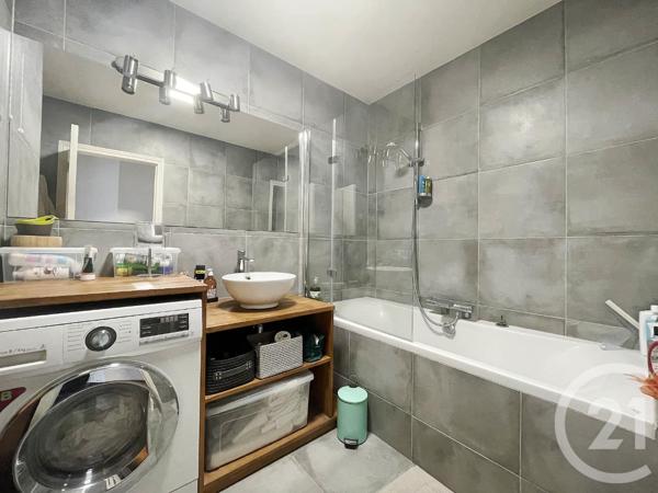 Appartement F4 à vendre  4 pièces - 90,27 m2 COURBEVOIE - 92