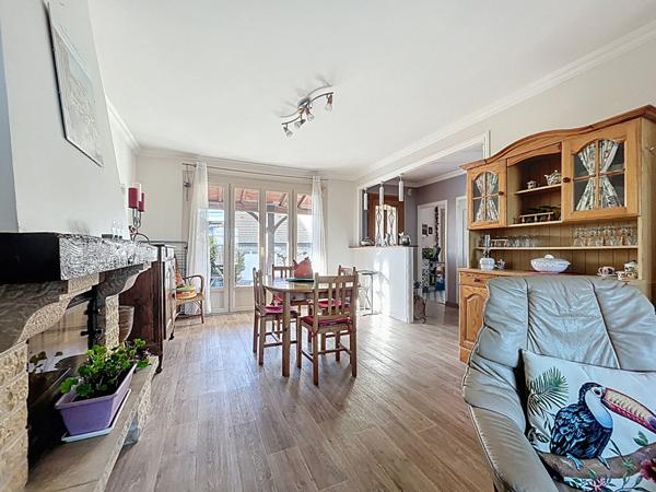 Maison à vendre Donzenac - Vue imprenable - 120 m2 Habitable - 3 Chambres - Sous-sol complet - Buanderie, Bureau - Terrain 600 m2