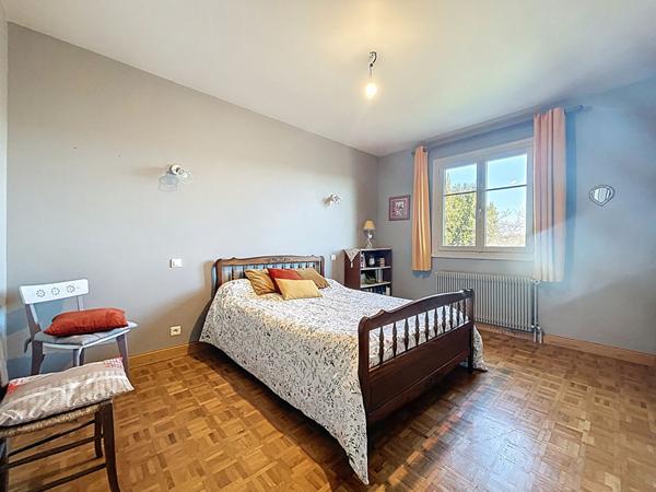 Maison à vendre Donzenac - Vue imprenable - 120 m2 Habitable - 3 Chambres - Sous-sol complet - Buanderie, Bureau - Terrain 600 m2