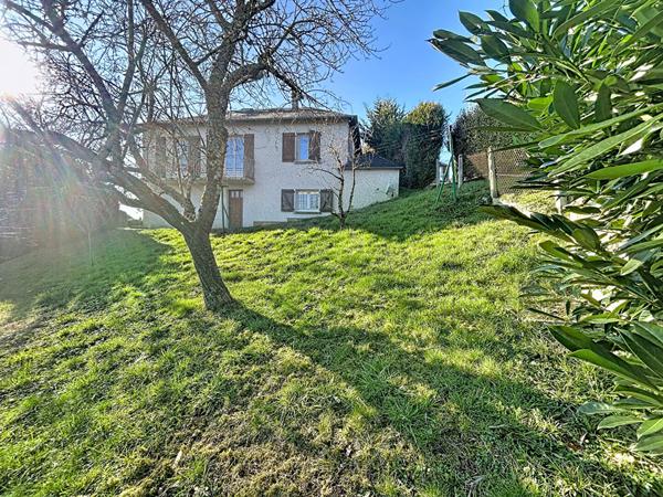 Maison à vendre Donzenac - Vue imprenable - 120 m2 Habitable - 3 Chambres - Sous-sol complet - Buanderie, Bureau - Terrain 600 m2