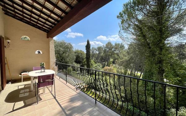 Maison à vendre    5 pièces •  Saint-Clément-de-Rivière