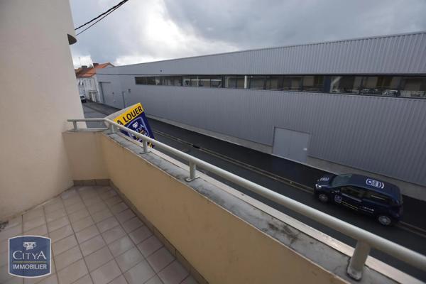 Appartement à louer 1 pièce 35.93m² Cholet (49300)