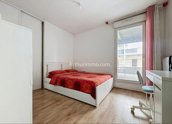 Vente                                                      Duplex
                        
                     4 pièces                      83 m2                     à Limeil-Brévannes