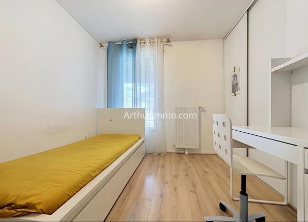 Vente                                                      Duplex
                        
                     4 pièces                      83 m2                     à Limeil-Brévannes