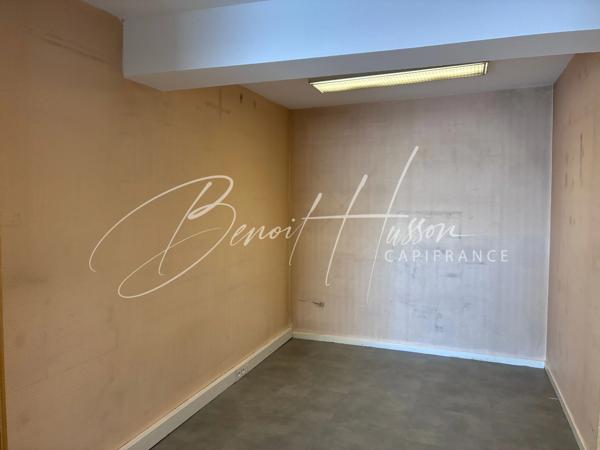 Local commercial de caractère – Plain pied en RDC de 116,44 m² (ERP-PMR)