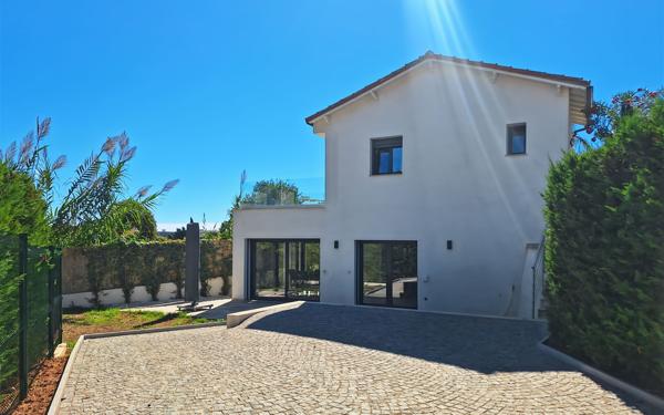 Maison à vendre    4 pièces • 104 m2 Golfe Juan - Vallauris