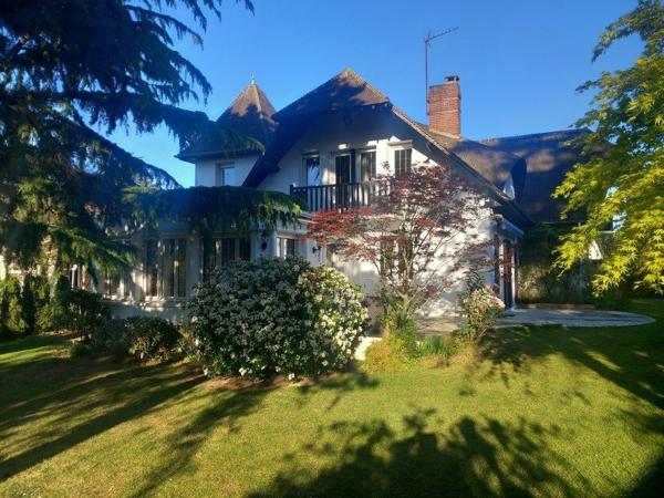 Vente Maison bourgeoise Saint-Étienne-du-Rouvray 9 Pièces 292.9 m²