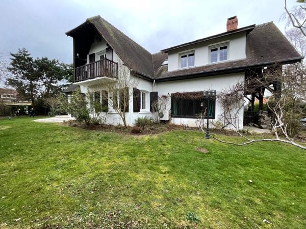 Vente Maison bourgeoise Saint-Étienne-du-Rouvray 9 Pièces 292.9 m²