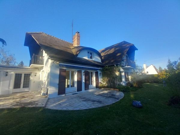 Vente Maison bourgeoise Saint-Étienne-du-Rouvray 9 Pièces 292.9 m²
