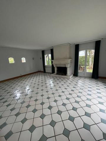Vente Maison bourgeoise Saint-Étienne-du-Rouvray 9 Pièces 292.9 m²
