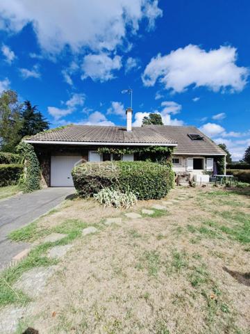 Rentrée est souvent synonyme d'opportunité : 

À quelques minutes du célèbre village des peintres de Barbizon (2 km) & de Fontainebleau (11 km), je suis ravie de vous proposer cette maison familiale de 117 m2  qui bénéficie d’un cadre de vie particulièrement privilégié.

Située dans un secteur résidentiel calme & recherché, cette maison de 130 m² au sol est implantée sur un terrain de 600 m² et propose 6 pièces offrant de nombreuses possibilités pour aménager votre futur intérieur.

Des travaux de rénovation sont à prévoir certes, mais ils permettront de donner une nouvelle âme et d' écrire un nouveau chapitre à son histoire...

Une belle adresse, un beau potentiel, et surtout…Une opportunité à ne pas manquer !!

Votre budget est déjà étudié ? N'hésitez pas à me contacter, je vous donnerai tous les détails & nous pourrons ainsi organiser une visite.

Portez vous bien & belle rentrée à tous !