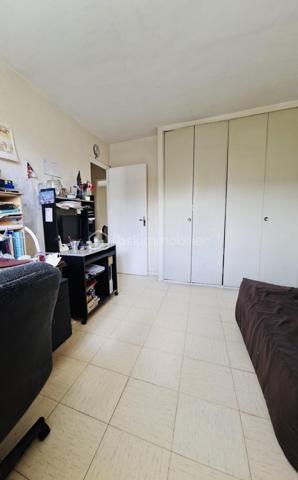 Rentrée est souvent synonyme d'opportunité : 

À quelques minutes du célèbre village des peintres de Barbizon (2 km) & de Fontainebleau (11 km), je suis ravie de vous proposer cette maison familiale de 117 m2  qui bénéficie d’un cadre de vie particulièrement privilégié.

Située dans un secteur résidentiel calme & recherché, cette maison de 130 m² au sol est implantée sur un terrain de 600 m² et propose 6 pièces offrant de nombreuses possibilités pour aménager votre futur intérieur.

Des travaux de rénovation sont à prévoir certes, mais ils permettront de donner une nouvelle âme et d' écrire un nouveau chapitre à son histoire...

Une belle adresse, un beau potentiel, et surtout…Une opportunité à ne pas manquer !!

Votre budget est déjà étudié ? N'hésitez pas à me contacter, je vous donnerai tous les détails & nous pourrons ainsi organiser une visite.

Portez vous bien & belle rentrée à tous !