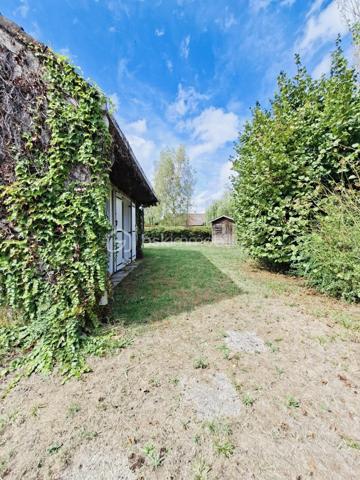 Rentrée est souvent synonyme d'opportunité : 

À quelques minutes du célèbre village des peintres de Barbizon (2 km) & de Fontainebleau (11 km), je suis ravie de vous proposer cette maison familiale de 117 m2  qui bénéficie d’un cadre de vie particulièrement privilégié.

Située dans un secteur résidentiel calme & recherché, cette maison de 130 m² au sol est implantée sur un terrain de 600 m² et propose 6 pièces offrant de nombreuses possibilités pour aménager votre futur intérieur.

Des travaux de rénovation sont à prévoir certes, mais ils permettront de donner une nouvelle âme et d' écrire un nouveau chapitre à son histoire...

Une belle adresse, un beau potentiel, et surtout…Une opportunité à ne pas manquer !!

Votre budget est déjà étudié ? N'hésitez pas à me contacter, je vous donnerai tous les détails & nous pourrons ainsi organiser une visite.

Portez vous bien & belle rentrée à tous !