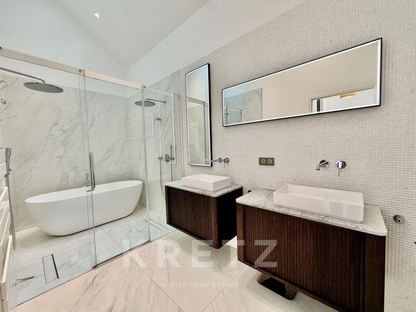 Maison contemporaine haut de gamme de 2021 -7 chambres, piscine, jardin
