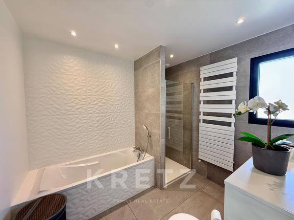 Maison contemporaine haut de gamme de 2021 -7 chambres, piscine, jardin