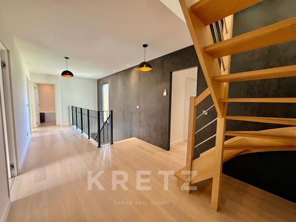 Maison contemporaine haut de gamme de 2021 -7 chambres, piscine, jardin