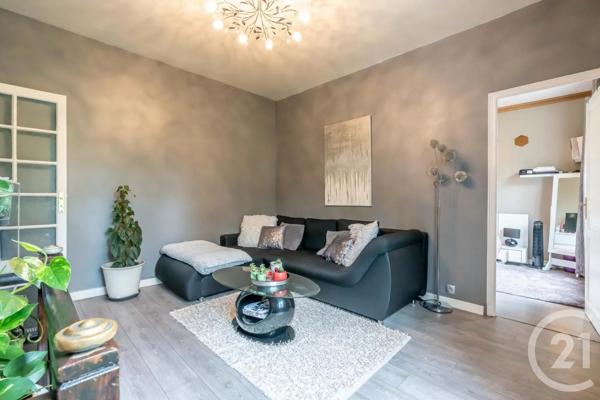 Maison à vendre  4 pièces - 74,11 m 2   ST MAUR DES FOSSES  - 94