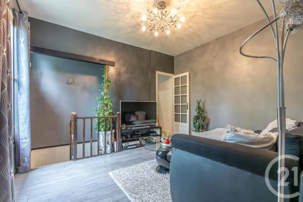 Maison à vendre  4 pièces - 74,11 m 2   ST MAUR DES FOSSES  - 94