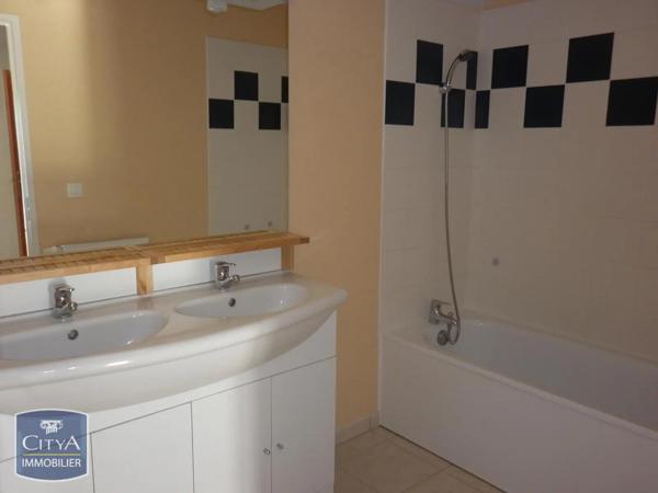 Appartement à louer 4 pièces 81.68m² Brest (29200)