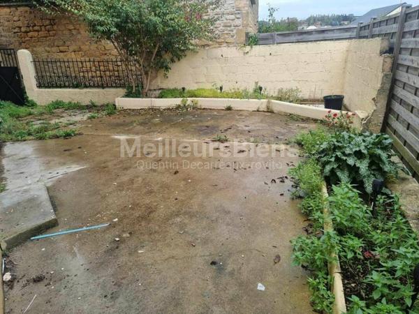 Appartement RDC de 74 m2 avec cour et garage