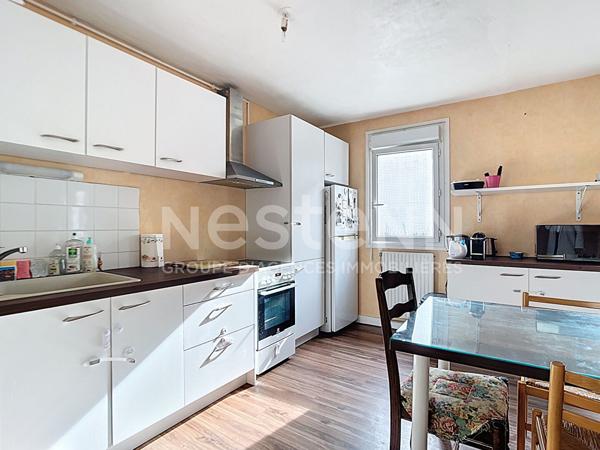 APPARTEMENT T4 SATHONAY CAMP TROIS CHAMBRES AVEC BALCON GARAGE BOX FERMÉ ET CAVE