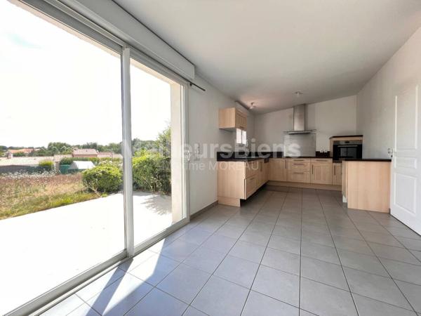 Maison de Plein-pied - PMR - 2 CHAMBRES - en lotissement - LA ROCHE SUR YON coté Nord