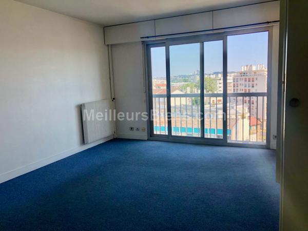 Studio-F1+cave+parking-gare BOURG-LA-REINE