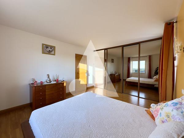 Maison 8 pièces 254 m2