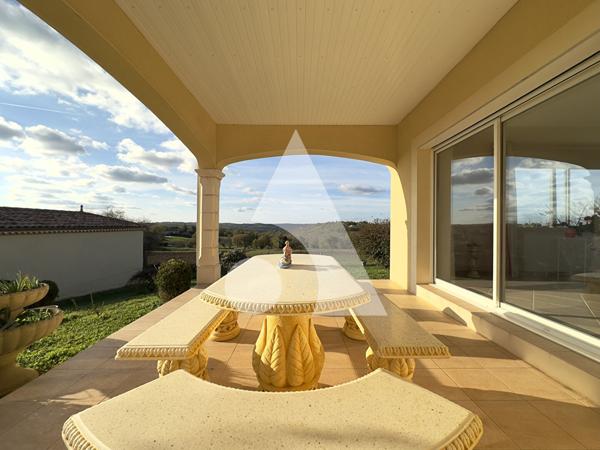 Maison 8 pièces 254 m2