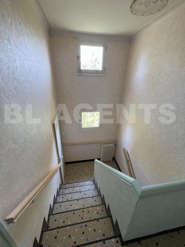 A Pontchâteau, venez découvrir cette maison familiale aux beaux volumes avec grand garage et cet agr