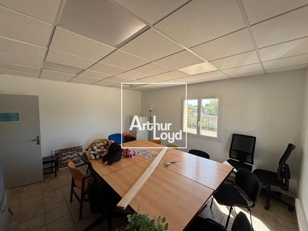 Bureaux à louer à Méjannes-lès-Alès avec parking et fibre installée