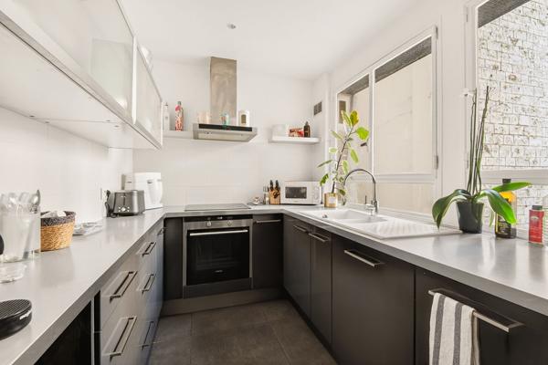 Paris 16e Mirabeau - Appartement 60 m² avec balcon plein sud