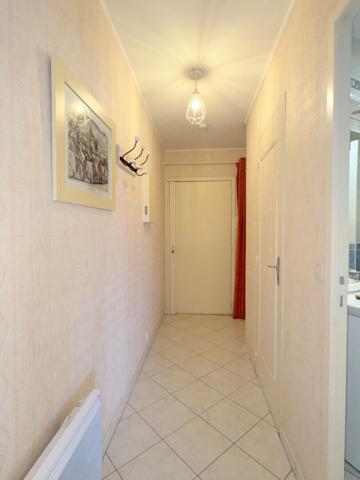Appartement t2 meublé avec aperçu mer, balcon et pkg Vaux sur mer