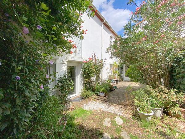 Maison atypique, 3 chambres, bureau, terrasse, C9, Martellière, Ecoles, Commerces, Bords de Loire, Busway