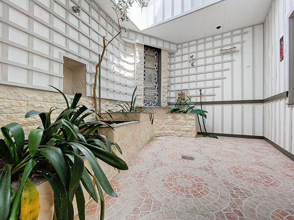 Maison atypique, 3 chambres, bureau, terrasse, C9, Martellière, Ecoles, Commerces, Bords de Loire, Busway