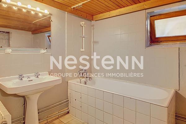 Maison 6 pièces - 4 Chambres - 143 m² habitables - 643m² de Terrain - A rénover - MERMOZ 69500 BRON