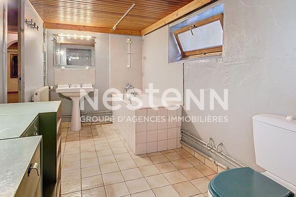 Maison 6 pièces - 4 Chambres - 143 m² habitables - 643m² de Terrain - A rénover - MERMOZ 69500 BRON