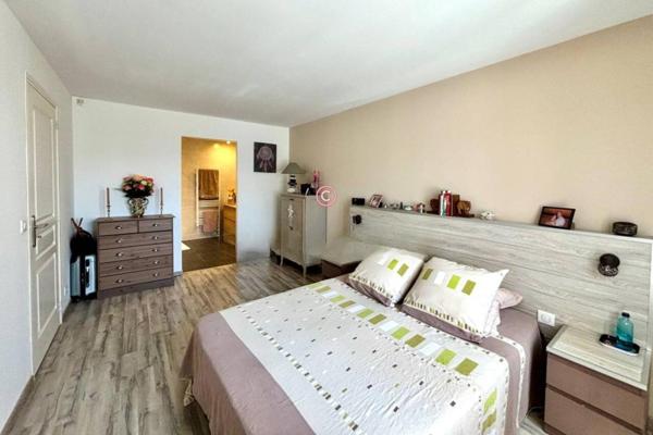 Villa 125m² 4 chambres dont 2 au rez de chaussée sur terrain piscinable de 375m²