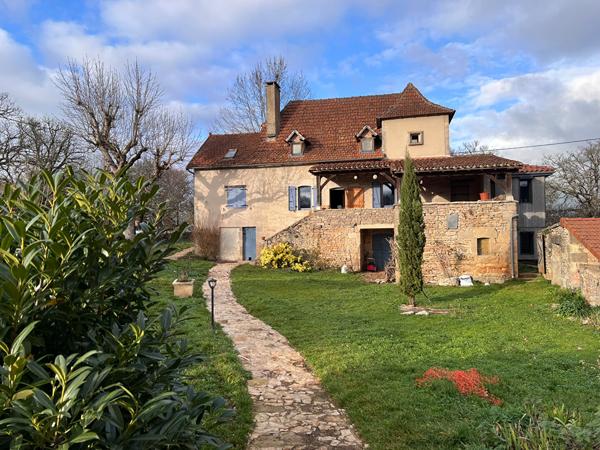Authentique corps de ferme quercynois avec vue Cambes