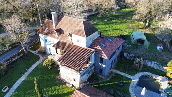 Authentique corps de ferme quercynois avec vue Cambes