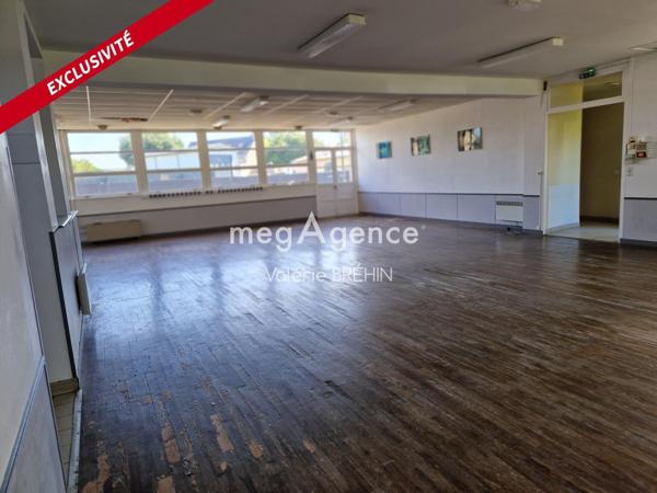 Local Commercial à Bais, 53160 - 1 pièce 342m²
