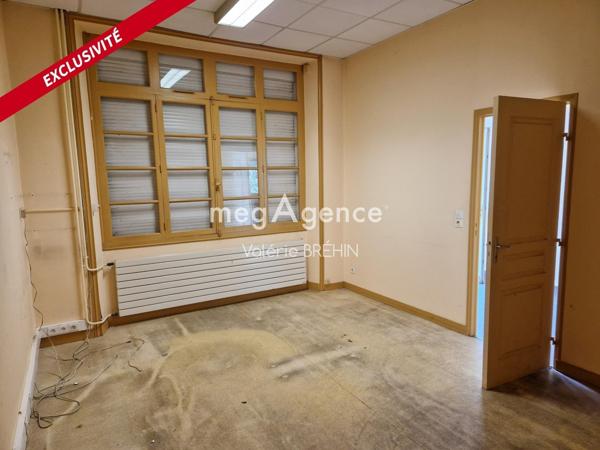 Local Commercial à Bais, 53160 - 1 pièce 342m²