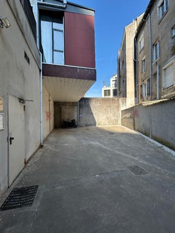 Parking / box,  
Nantes 44000