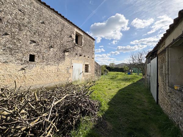 Maison 7 pièces - 5 chambres - Les Velluire sur Vendée