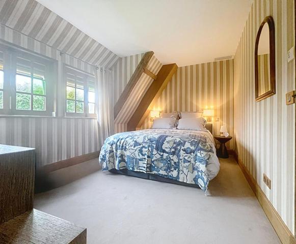 Superbe maison Normande en colombages de 240 m² , aux portes de Deauville -très bon standing