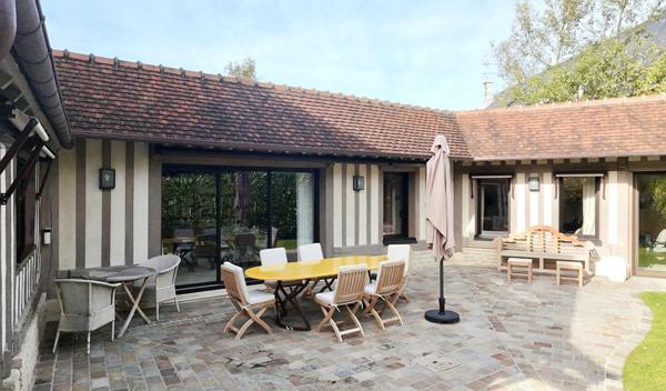 Superbe maison Normande en colombages de 240 m² , aux portes de Deauville -très bon standing
