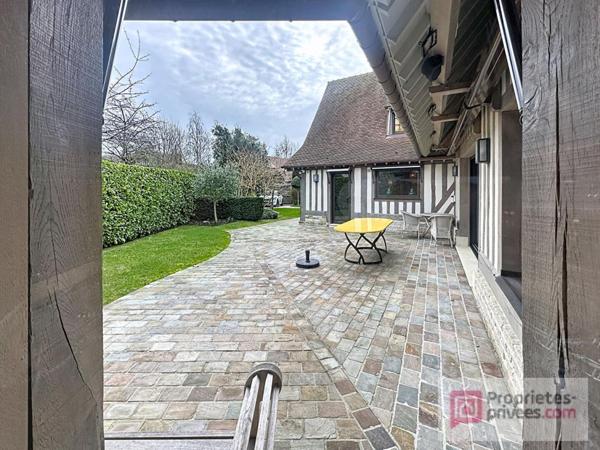 Superbe maison Normande en colombages de 240 m² , aux portes de Deauville -très bon standing